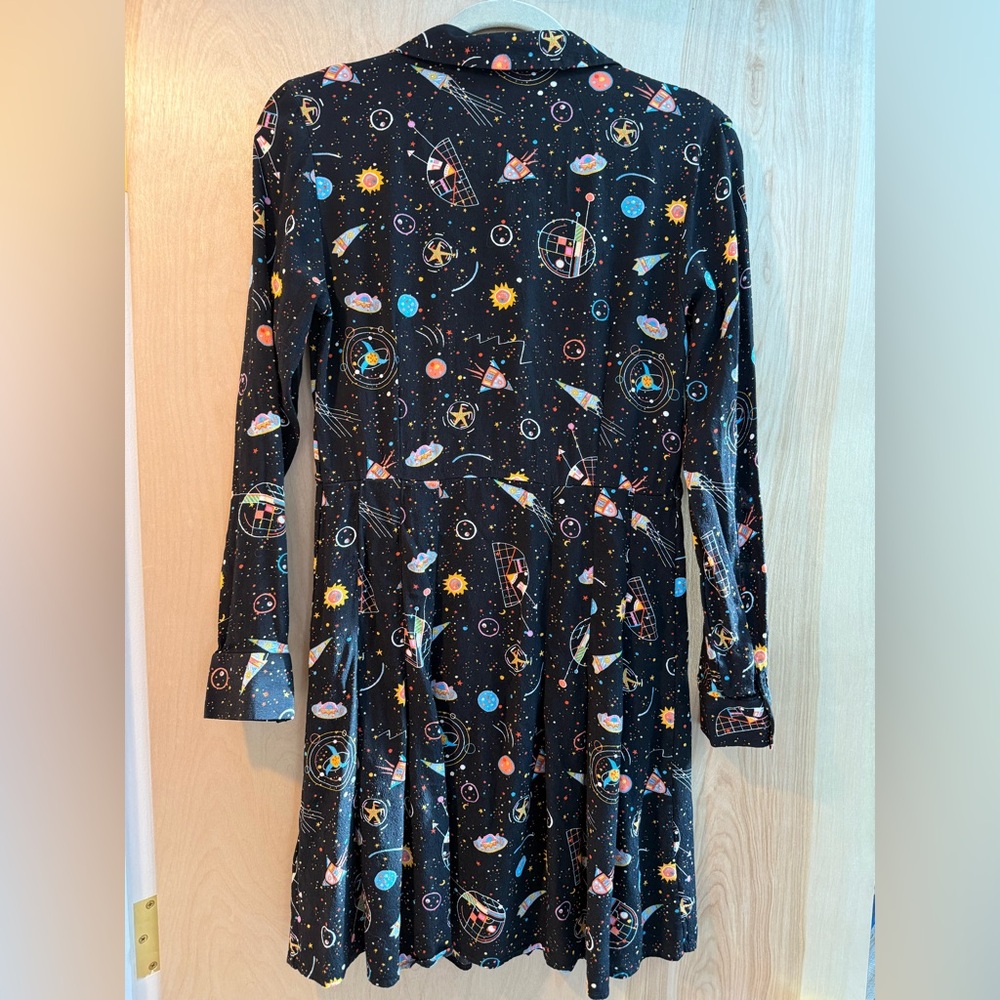 & Other Stories Black Midi Dress with Colorful Space Print - Picture 10 of 12